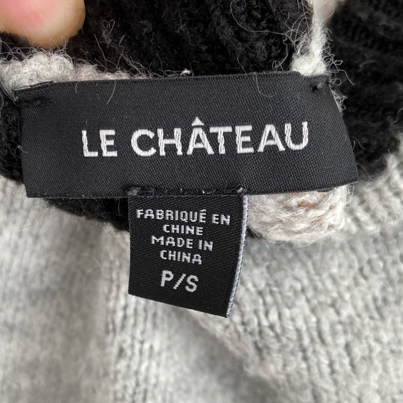 Cozy Small Sweater - Picture 5 of 9